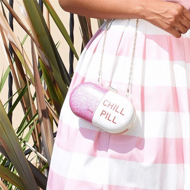 Moschino ra mắt túi xách hình vỉ thuốc giá... 25 triệu đồng - Ảnh 10.