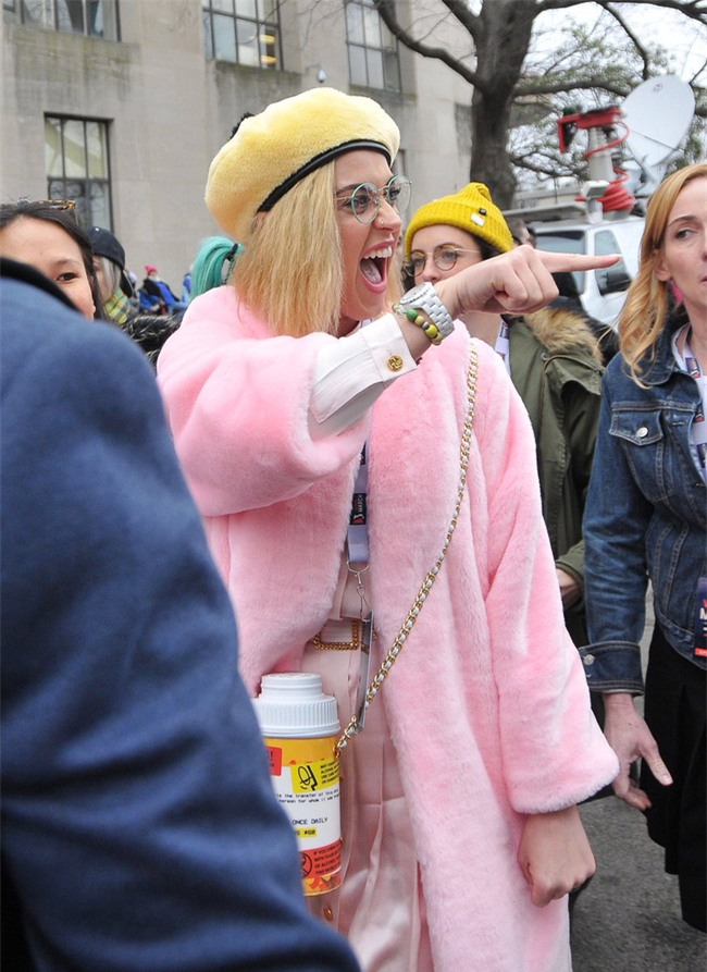 Moschino ra mắt túi xách hình vỉ thuốc giá... 25 triệu đồng - Ảnh 7.