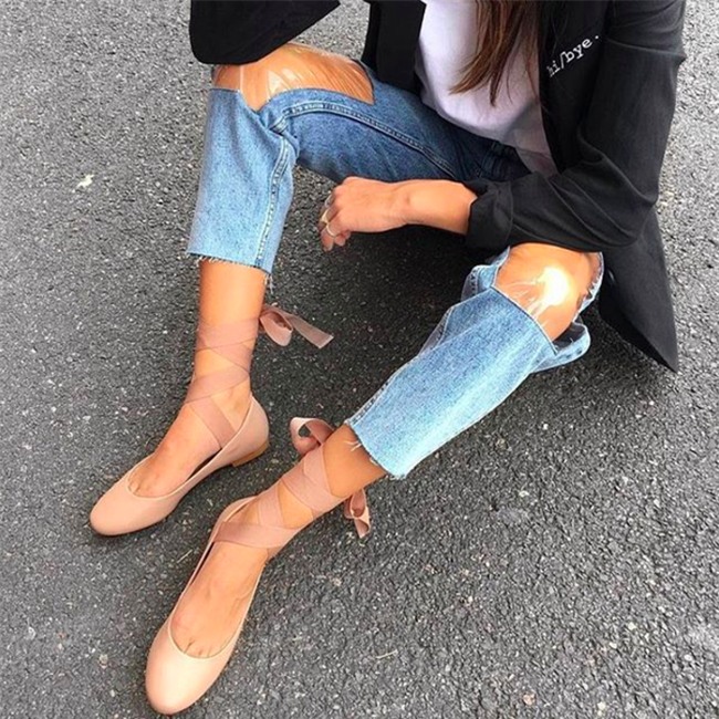 Các hãng thời trang liên tiếp tung ra những kiểu quần jeans lạ đời khiến dân tình mắt tròn mắt dẹt - Ảnh 4.