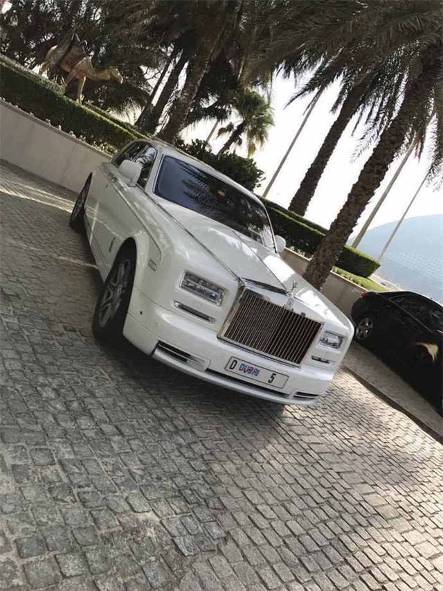 Chiếc Rolls-Royce Phantom đeo biển số trị giá hơn 199 tỷ Đồng lộ diện - Ảnh 2.