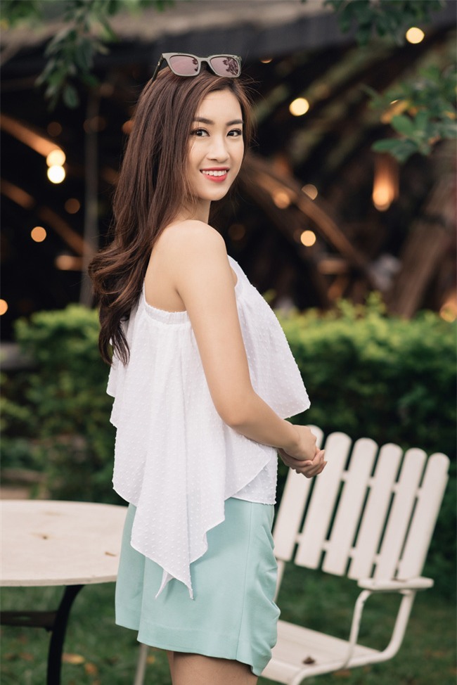 Hoa hậu Đỗ Mỹ Linh khoe vẻ đẹp trong sáng và nụ cười như mùa thu tỏa nắng - Ảnh 9.