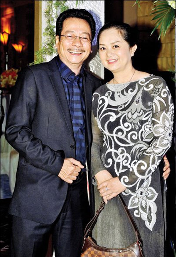 Cuộc hôn nhân yên bình của NSND Hoàng Dũng được người hâm mộ yêu mến.