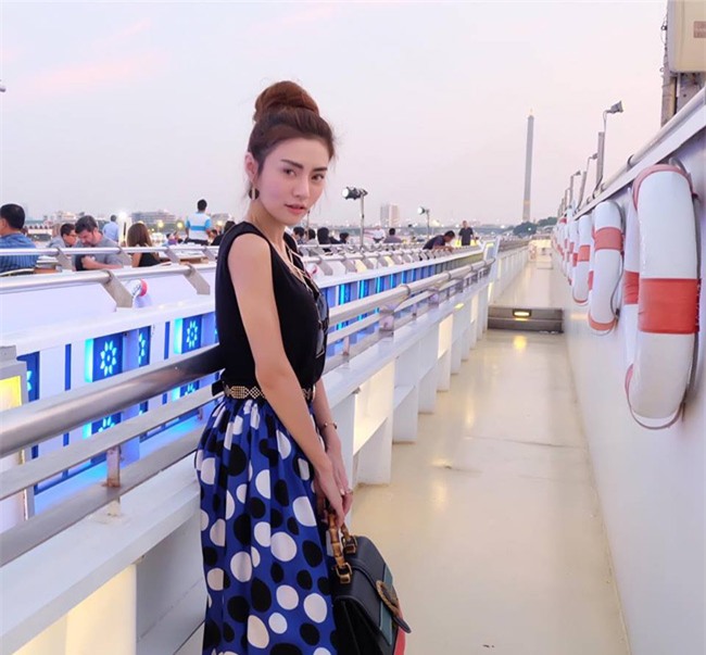 chan dai noi loan khoe than khong biet "xau ho" o thai la ai? hinh anh 11