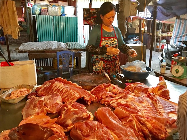 giá thịt lợn giảm mạnh, thịt lợn, thương lái ép giá thịt lợn, chăn nuôi lợn