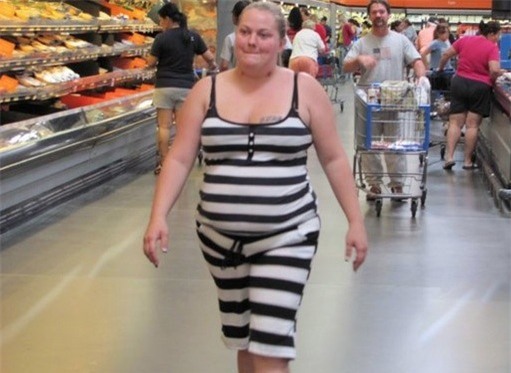 5 loi thoi trang kinh khung tan pha hinh anh cua phu nu o moi do tuoi - 13