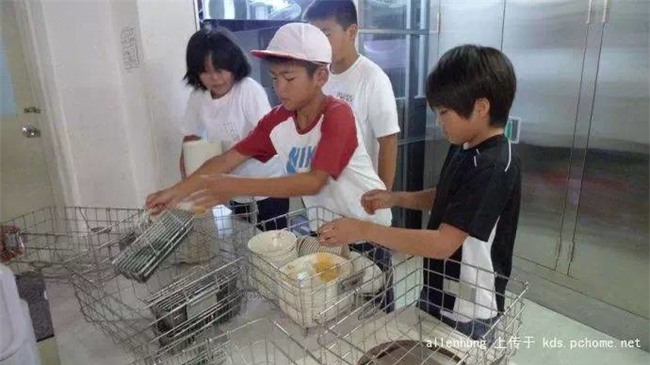 Một bữa trưa đạm bạc của trẻ em Nhật sẽ khiến nhiều người phải cảm thấy hổ thẹn, và đây là lý do - Ảnh 20.
