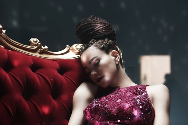 Soi những khoảnh khắc ngủ gật của sao Việt trong hậu trường - Tin sao Viet - Tin tuc sao Viet - Scandal sao Viet - Tin tuc cua Sao - Tin cua Sao