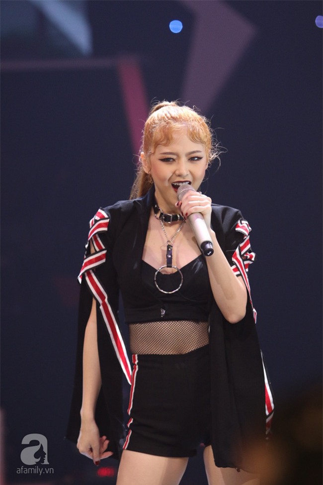 Vướng scandal The Face, Hồ Ngọc Hà tạm nhường ghế nóng cho Hari Won - Ảnh 3.