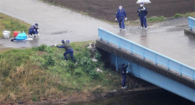 Be gai Philippines tung bien mat o noi tim thay do dac be Nhat Linh hinh anh 1