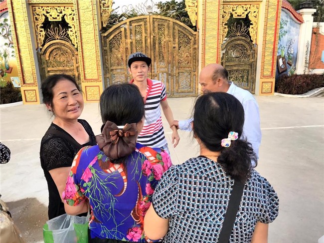 xay nha tho to 100 ty, that ngo ngang khi hoai linh song o noi nay hinh anh 2