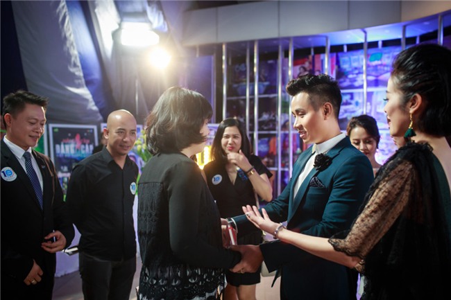 MC Diem Quynh tai xuat sau khi sinh no lan 2 o tuoi 46 hinh anh 2