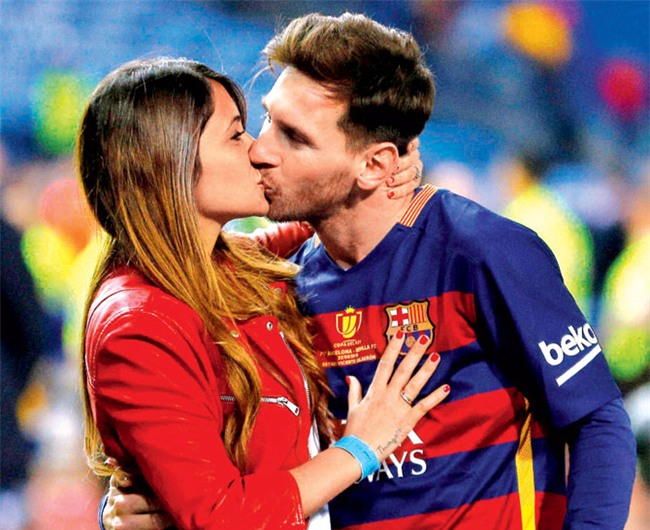 Có vợ nóng bỏng thế này, bảo sao Messi thăng hoa - 1