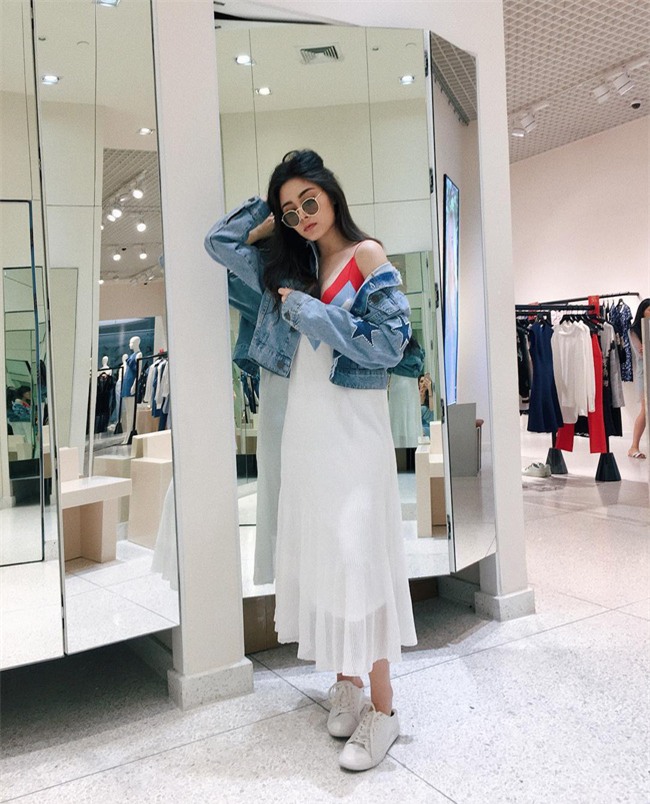 Street style các quý cô châu Á: Vừa điệu đà vừa sexy hết nấc! - Ảnh 1.