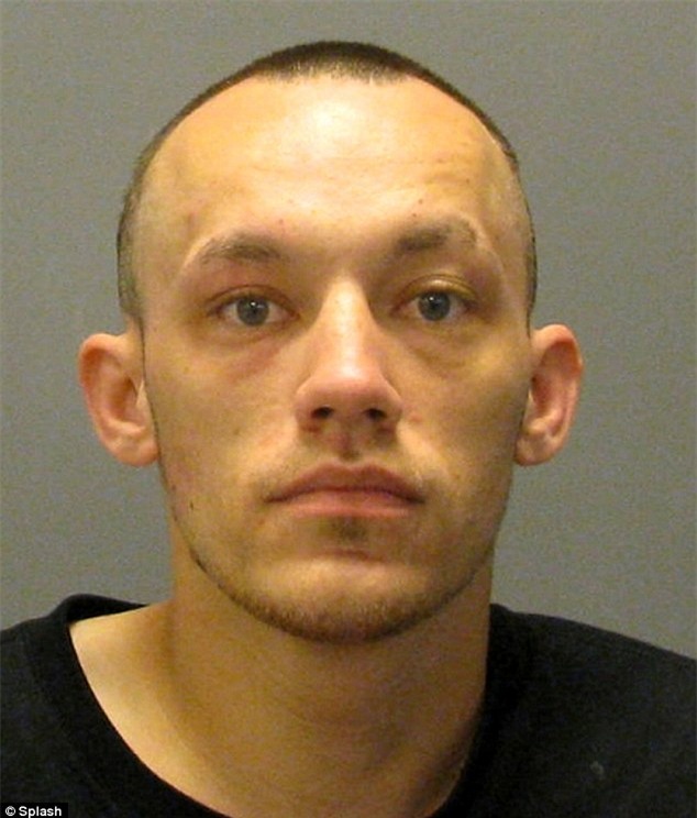 "can loi" voi ten trom luot facebook bang may tinh chu nha roi quen dang xuat - 1