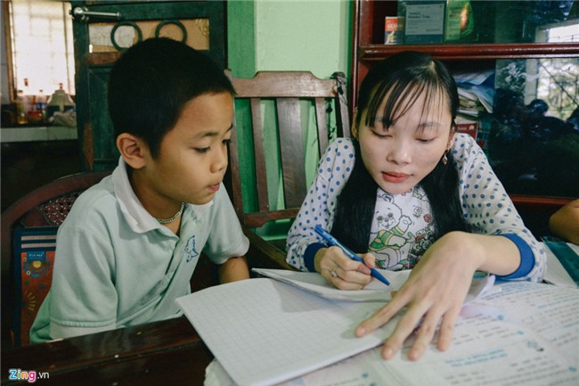 Lop hoc mien phi khong bang, phan cua co giao xuong thuy tinh hinh anh 5