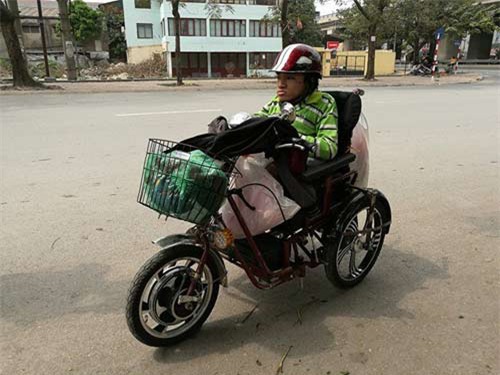 9 thang yeu va cai ket "ngot lim" cua co gai xinh dep voi chang khuyet tat hien xac - 1