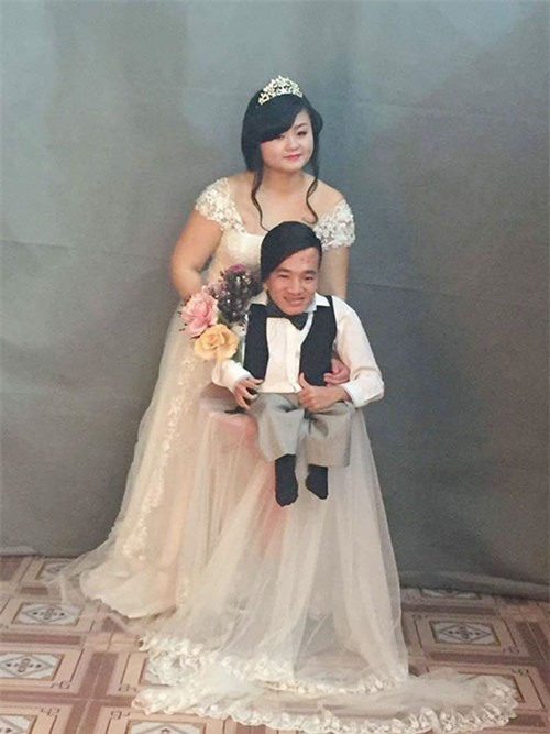 9 thang yeu va cai ket "ngot lim" cua co gai xinh dep voi chang khuyet tat hien xac - 3