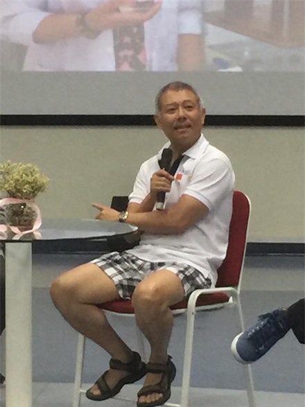 GS mac quan dui: Giao duc 'dong phuc' lam hoc tro khong dam nghi khac hinh anh 1