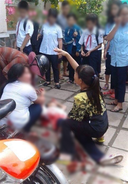 Nhóm nữ sinh lớp 6 ở Sài Gòn hỗn chiến gần trường học, nhiều người bị thương - Ảnh 1.