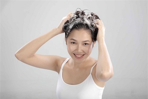 neu cu tiep dien 7 sai lam nay moi ngay, ban se rat kho co duoc mai toc suon mem, ong a - 1