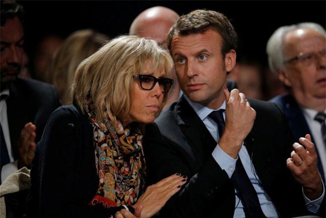 Những bức ảnh tình tứ của vợ chồng ứng viên tổng thống Pháp - Ảnh 10.