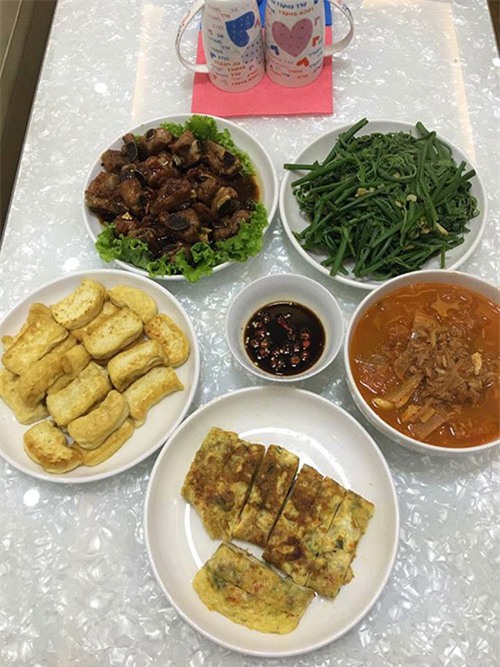 bi che toi ta vi bat canh cua “nguyen ba”, 9x xinh dep cho biet nguoi yeu van an sach se - 10