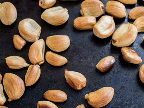 qua lang phi neu ban khong biet tac dung bat ngo khi an 6 tep toi nuong moi ngay - 1