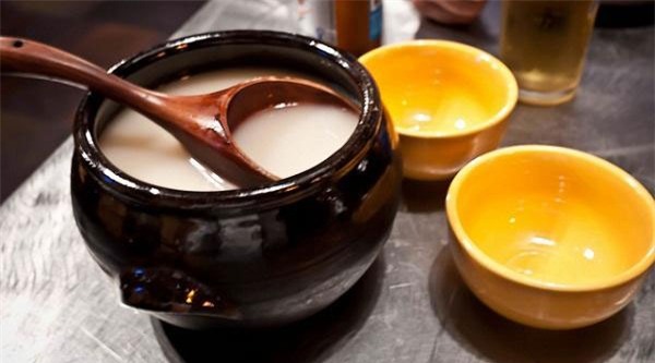 Cach lam trang da bang ruou gao chi sau 7 ngay