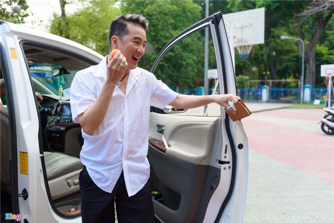 Quang Le soi nhan kim cuong khung cua Le Quyen, Dam Vinh Hung hinh anh 2