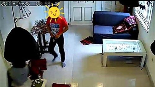 cap doi chot cua quan ca phe than nhien lam "chuyen ay" mac cho nhan vien go cua - 4