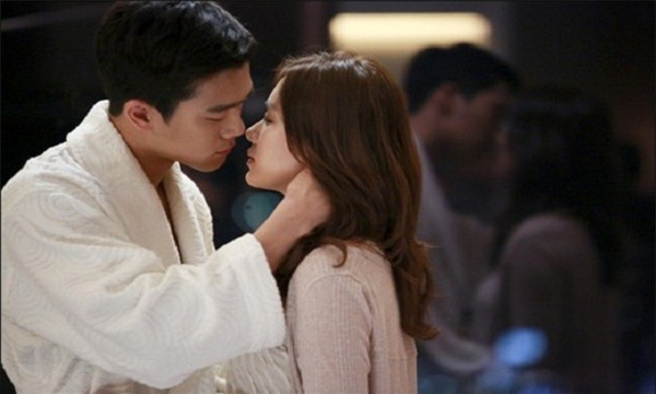 tinh mot dem voi co tieu thu nha giau, cuoc doi toi bong choc len tien - 2