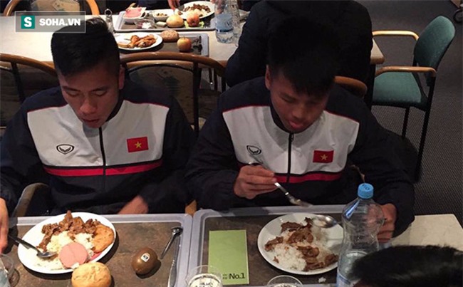 Chuyên gia Đức cho U20 Việt Nam lời khuyên bất ngờ về cơm