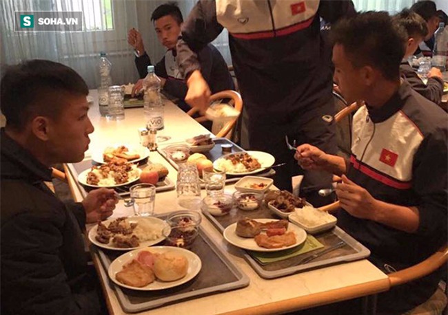 Chuyên gia Đức cho U20 Việt Nam lời khuyên bất ngờ về cơm - Ảnh 4.