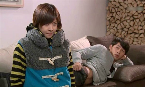 Nghi hoc kiem tien nuoi chong hoc het 2 bang Thac sy, de roi bi si nhuc la...