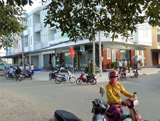 cướp ngân hàng, cướp ngân hàng ở trà vinh, cướp tiền, Trà Vinh