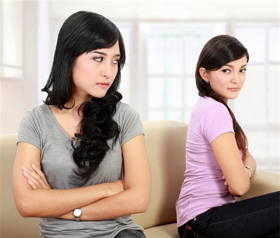 Sập bẫy chị dâu tạo ra, tôi biến thành đứa con dâu bất hiếu trong mắt nhà chồng - Ảnh 1.