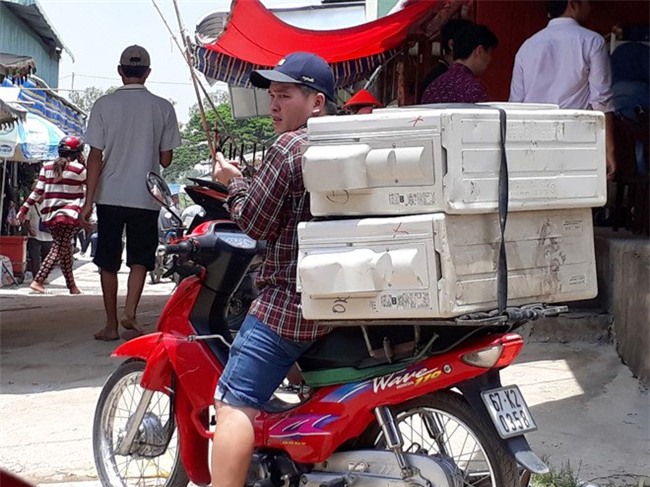 quần áo, đồ cũ, bán hàng, khách hàng