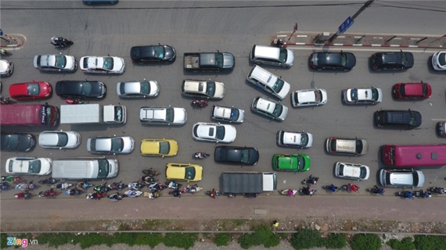 Cua ngo thu do un tac dai trong ngay dau nghi le hinh anh 10