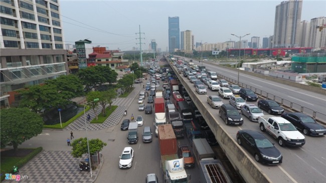 Cua ngo thu do un tac dai trong ngay dau nghi le hinh anh 11