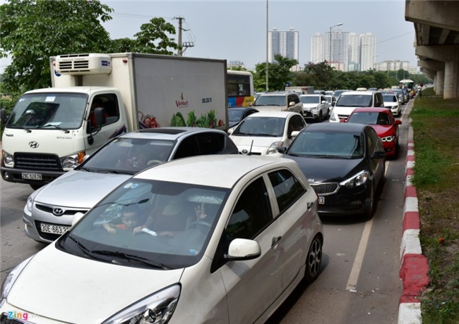 Cua ngo thu do un tac dai trong ngay dau nghi le hinh anh 12