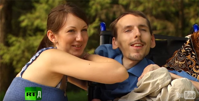 Quen nhau qua mạng, cô gái xinh đẹp bay sang Nga để kết hôn với chàng trai bị teo cả 2 chân - Ảnh 6.