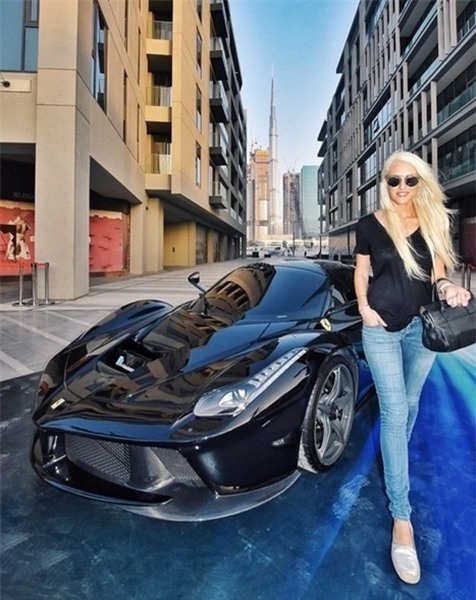 Cô gái trẻ hưởng thụ cuộc sống xa hoa tại Dubai nhờ công việc review cho các hãng siêu xe - Ảnh 4.