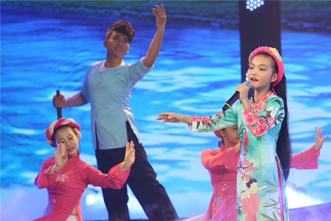 Be hat 'Mot khuc tam tinh nguoi Ha Tinh' duoc Quang Linh khen nuc no hinh anh 1