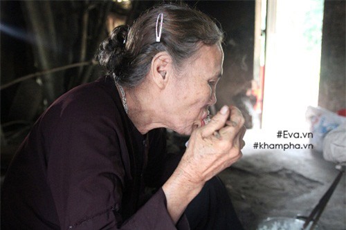 bua com co thit dau tien cua me con muon an mot bua no roi cung chet bang thuoc doc - 7