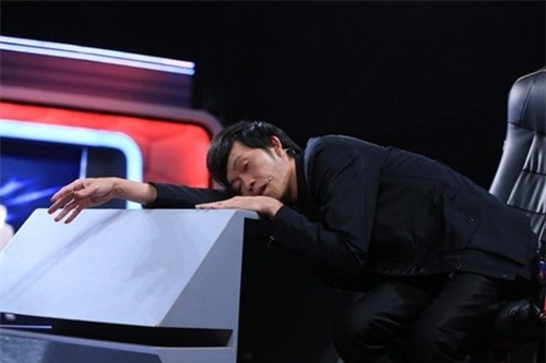 o-xe-hop-23-ty-hoai-linh-van-om-vat-nay-khi-tron-vien-chay-show-blogtamsuvn09