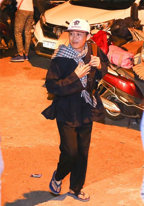 o-xe-hop-23-ty-hoai-linh-van-om-vat-nay-khi-tron-vien-chay-show-blogtamsuvn06