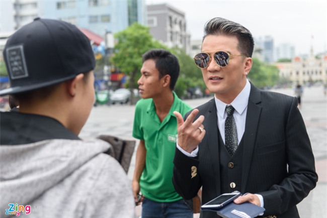 Dam Vinh Hung to nha san xuat loi dung nghe si de PR game show hinh anh 1