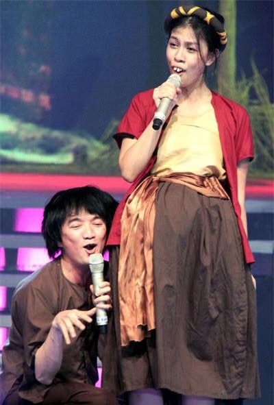 Dam Vinh Hung to nha san xuat loi dung nghe si de PR game show hinh anh 2