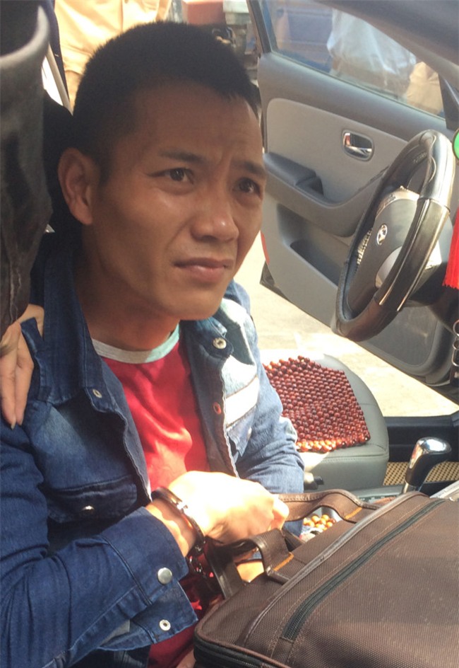 Thac si che binh xang hai day cat giau heroin hinh anh 1