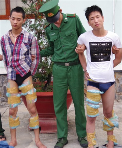 bat 3 doi tuong van chuyen, tang tru 21kg ma tuy hinh anh 1